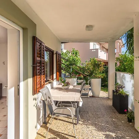 Beautiful In With Kitchen Apartment