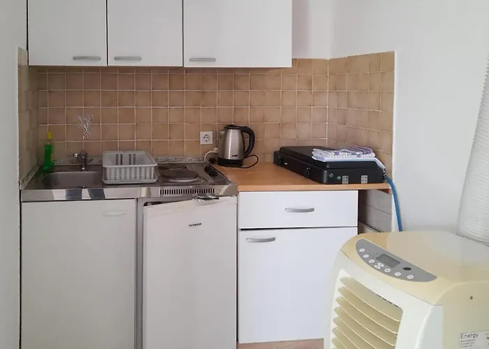 Apartment 1 Bedroom In Gabonjin