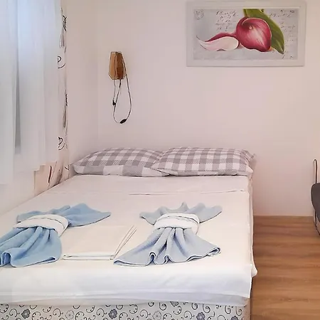 1 Bedroom In 아파트 Gabonjin